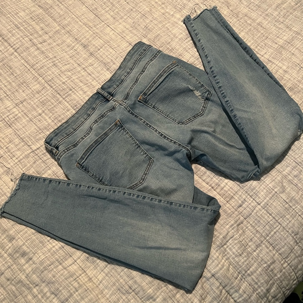 H&M 10 denim skinny ankle cropped raw hem light jeans